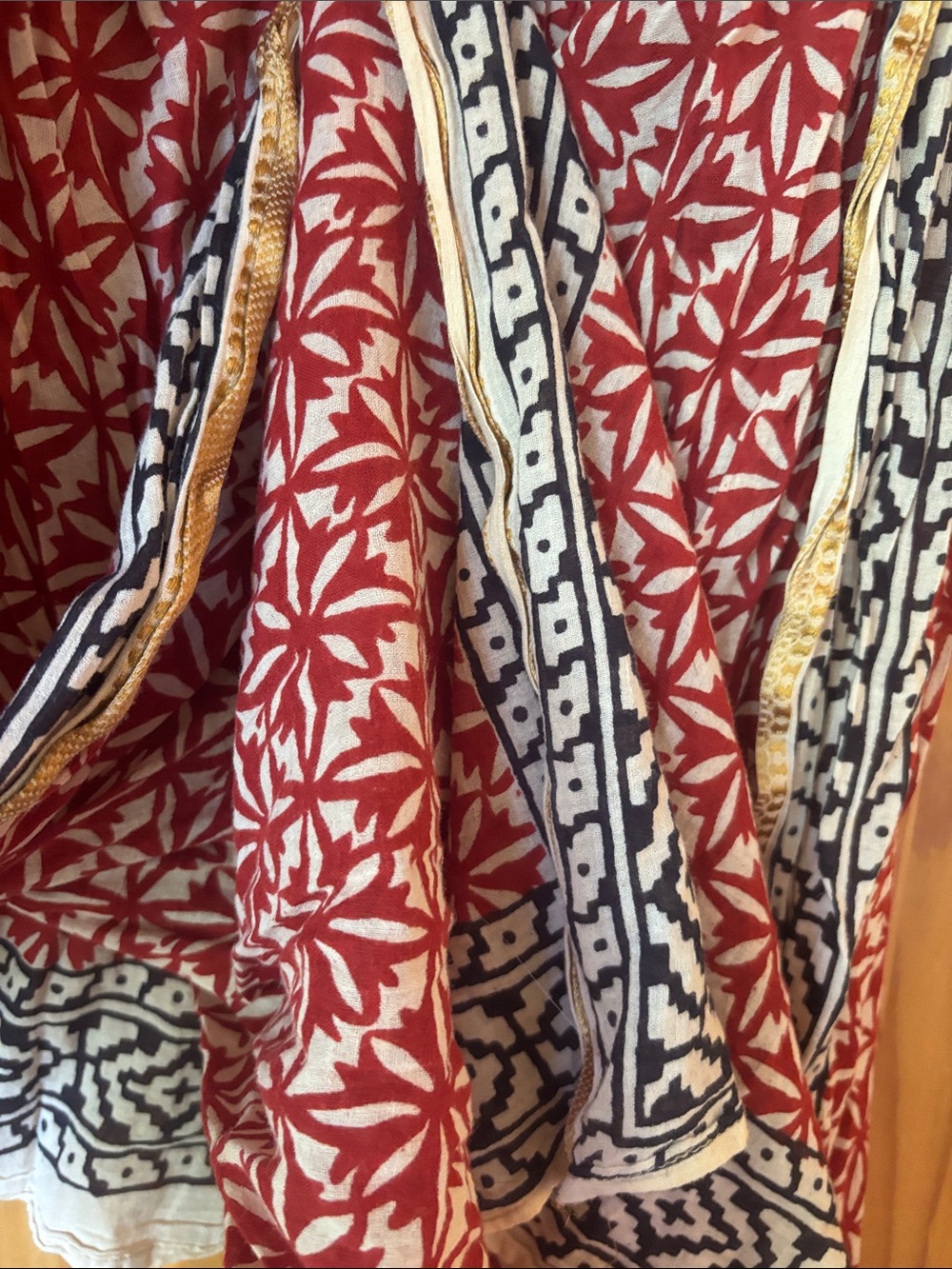 Cotton sarong shawl from India - Picture 5 of 5